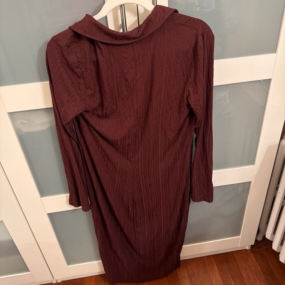 Ingrid & Isabel Long Button-Front Shirt Dress in Deep Burgundy - Picture 2 of 3